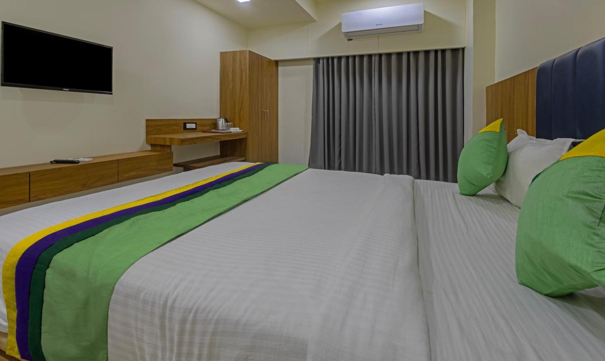 Treebo Eden Park, Ahmedabad Hotel Watuwa Buitenkant foto