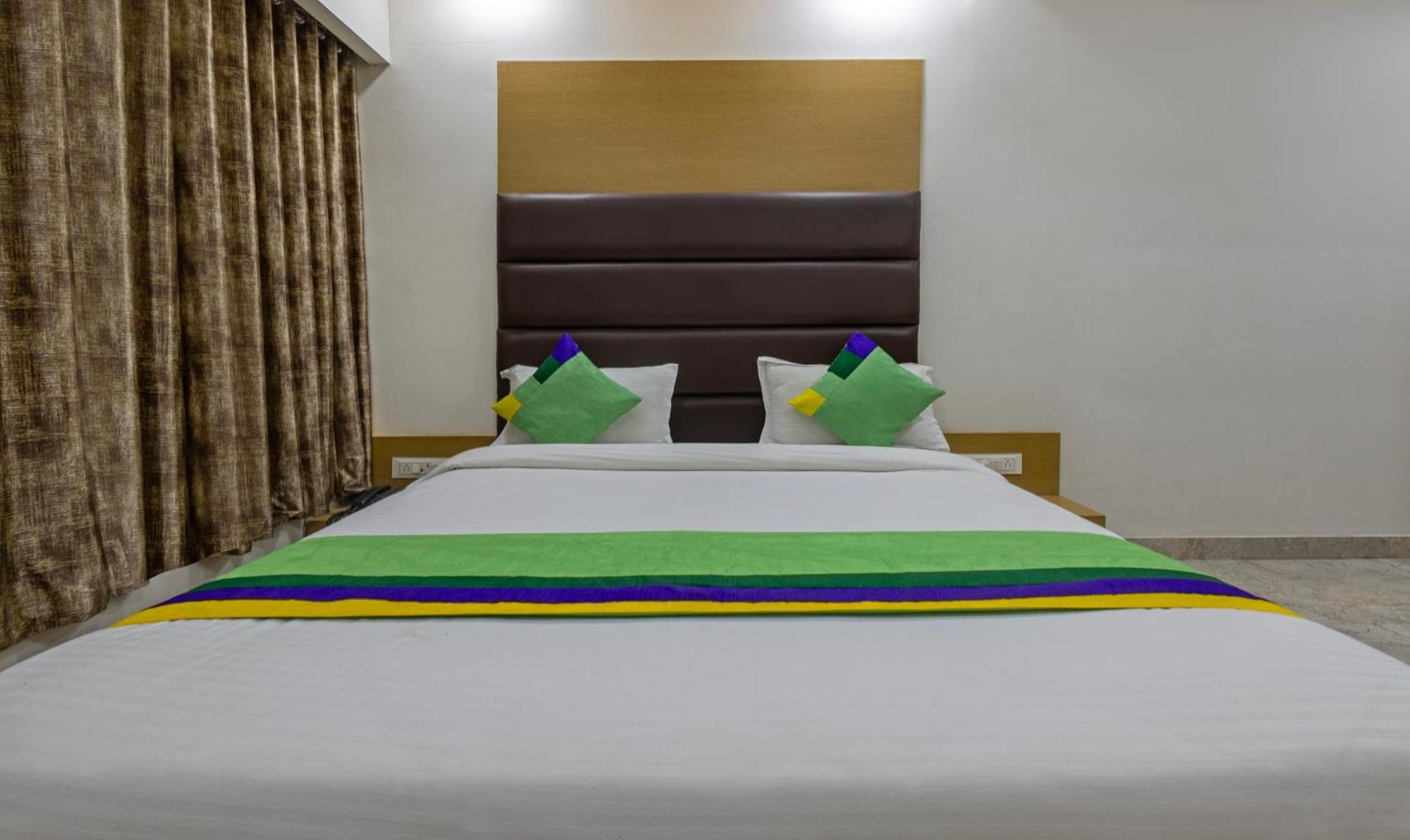 Treebo Eden Park, Ahmedabad Hotel Watuwa Buitenkant foto